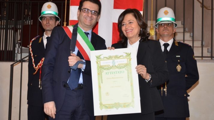 Carla Raffone premiata con la benemerenza di San Siro per la gestione del doposcuola di San Lanfranco!